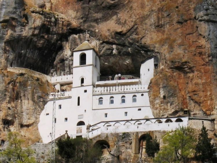 Za fiktivni obilazak manastira uzimali po 50 KM