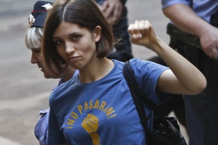 Oslobođena članica grupe Pusi rajot obećala dalje protestne akcije