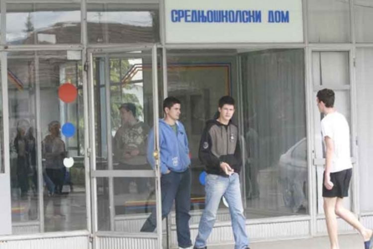 Direktor Srednjoškolskog doma Banjaluka ponovo zaposlio suprugu