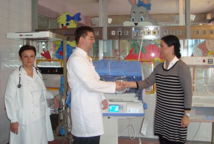 Uručen inkubator dobojskoj Opštoj bolnici