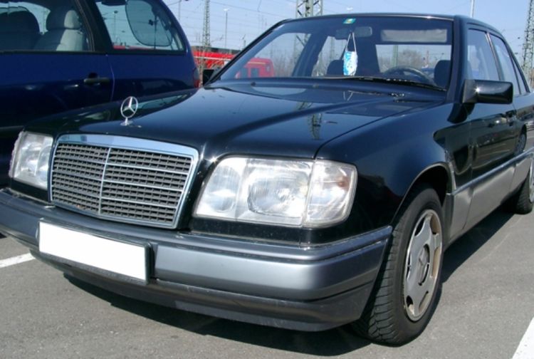 Pronađeno 50 ukradenih mercedesa