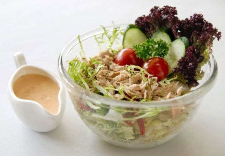 Salata sa kupusom i tunjevinom
