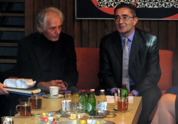 Pomoć darovitim stvaraocima
