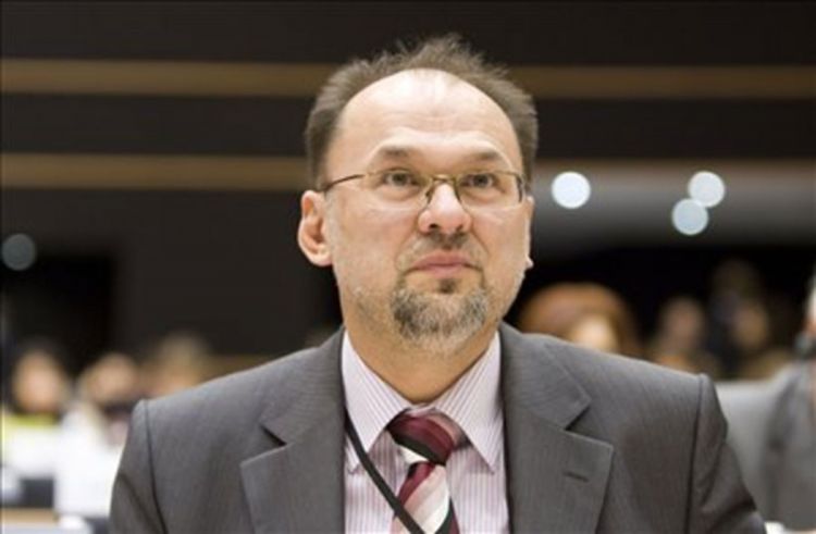 Kacin: Niko ne traži da Beograd prizna Kosovo