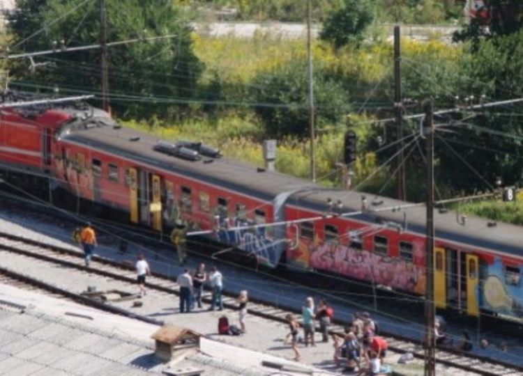 U sudaru vozova 18 osoba povrijeđeno