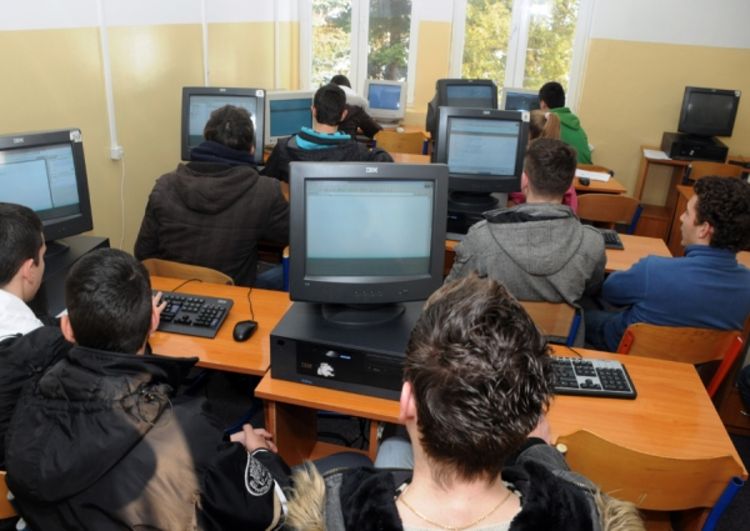 Djeca od 12 godina  snimaju se tokom seksa