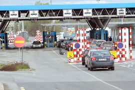 Kod Gradiške se čeka i po 60 minuta