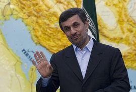 Ahmadinedžad mora pred skupštinu