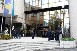 Policija spriječila upad bivših vojnika u zgradu Parlamenta