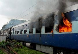 U zapaljenom vozu poginulo 25 ljudi