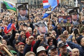Jedni slavili, drugi pljačkali
