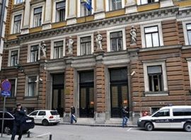 U sudu pokušao ubiti nevjenčanu suprugu