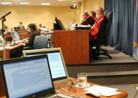Srbija će sarađivati s Haškim tribunalom samo u interesu optuženih