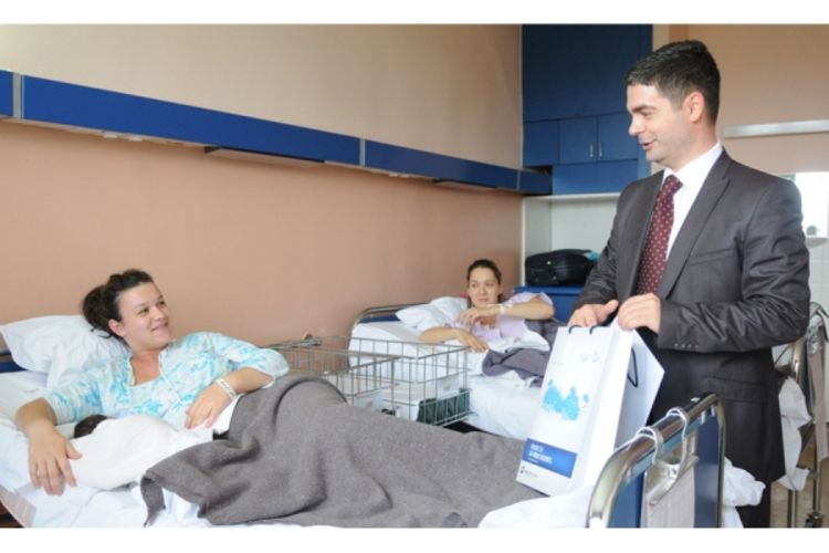 Hipo banka darovala novorođenčad
