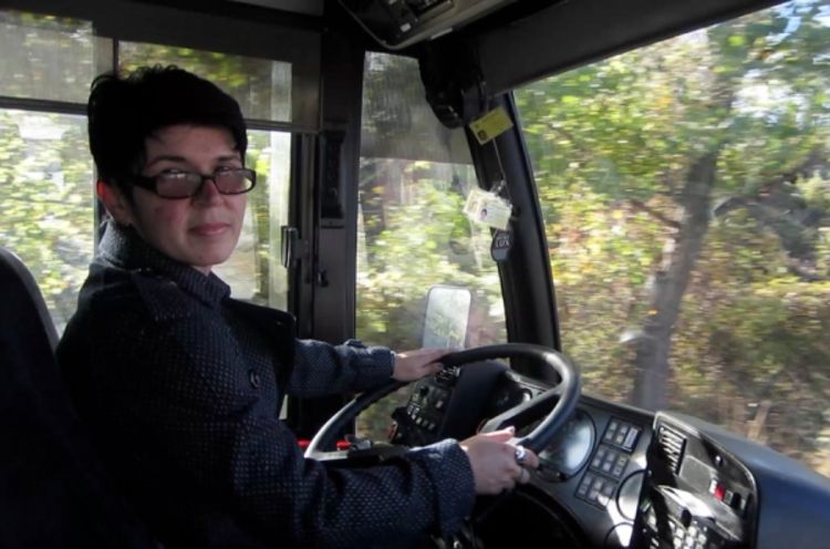 Prva žena za volanom autobusa u Tuzli