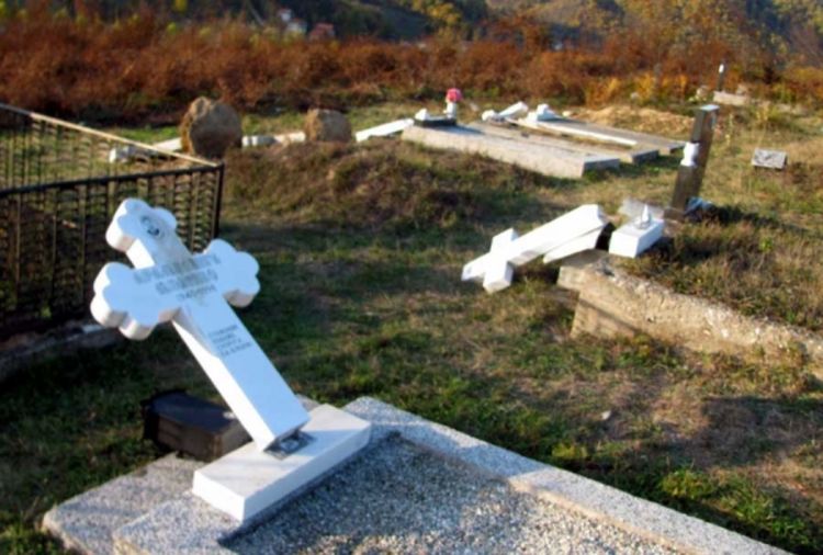 Uhapšena dva vandala zbog skrnavljenja spomenika