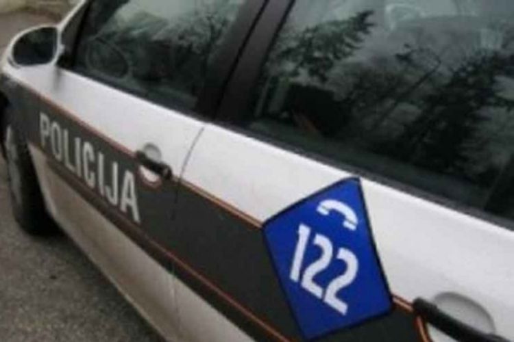 U pretresu u Tuzli pronađeno naoružanje i droga