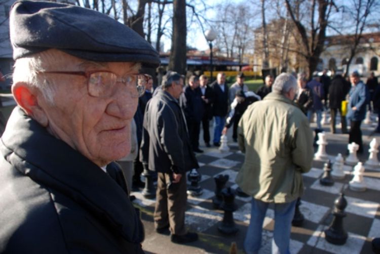 Sutra isplata oktobarskih penzija