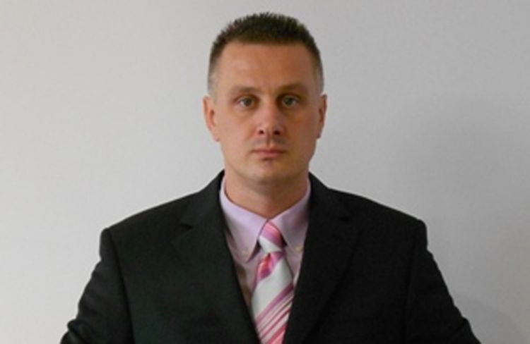 Suspendovan pomoćnik ministra čija je žena slala dopise na memorandumu Vlade