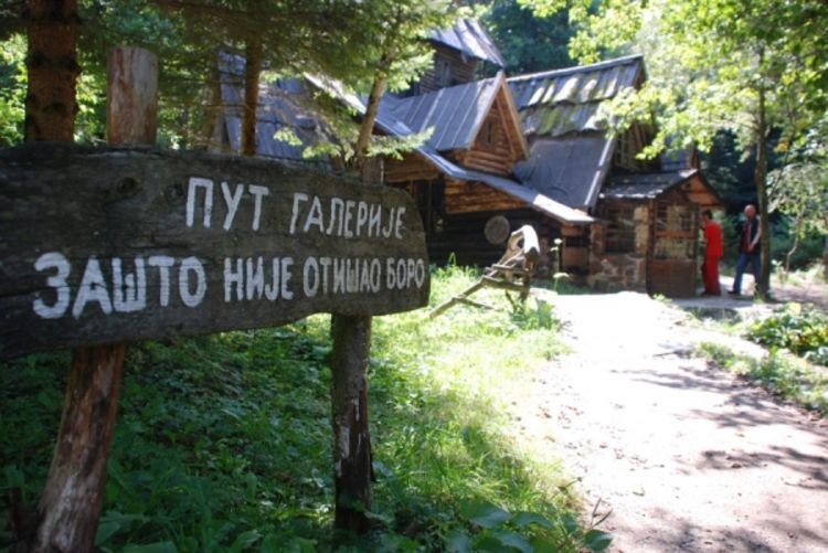 Boro koji nije otišao kist zamijenio perom