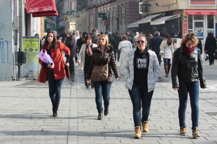 Potrošeno 33 miliona, a mladi bez posla