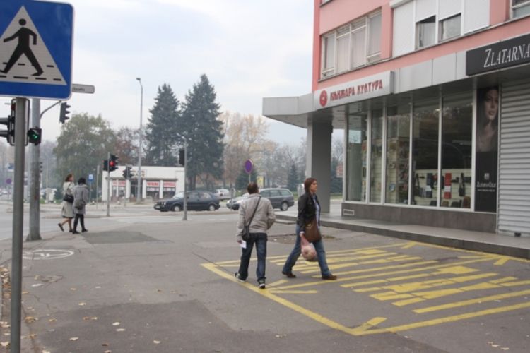 Pijani vojnici EUFOR-a mladića i djevojku u centru Banjaluke tukli i na policijskim kolima