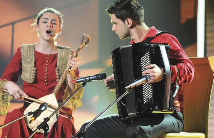 Guslama i harmonikom osvojili srca Crnogoraca i Hercegovaca