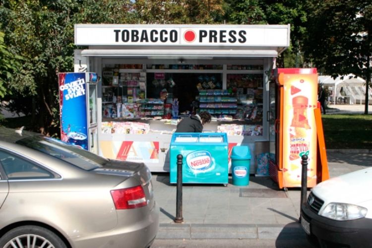 Nezakonito i bez kazne prodavali cigarete kod škola