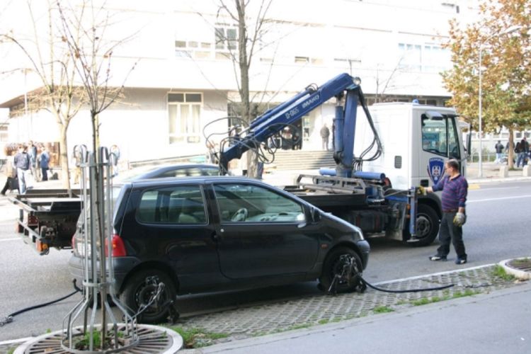 Banjaluka: Pauk dnevno diže 16 vozila