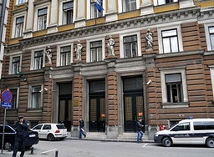 U sudu pokušao ubiti nevjenčanu suprugu