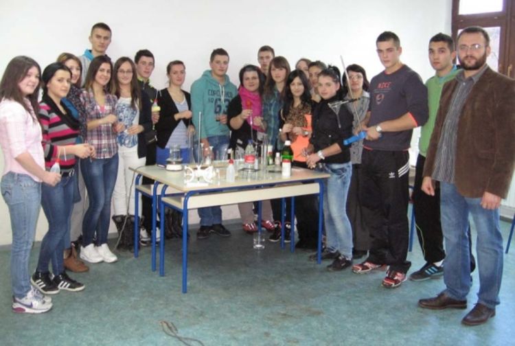 Održane prve vježbe u kabinetu hemije i biologije