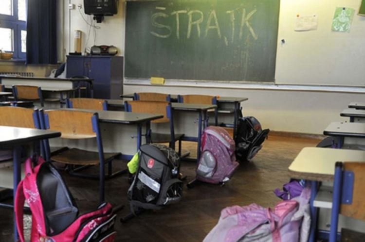 Štrajkuje 70.000 zaposlenih u prosvjeti i zdravstvu, ministar brine o dnevnici