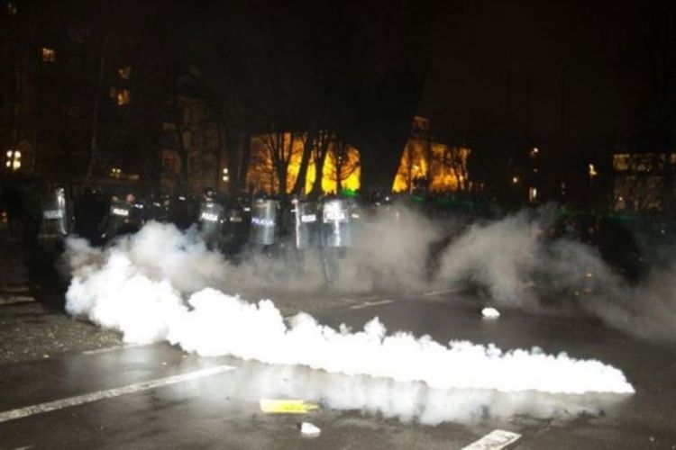 Ulice Ljubljane u plamenu, protest prerastao u krvavi obračun