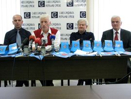 Poziv poslanicima da ne podrže smanjenje plata