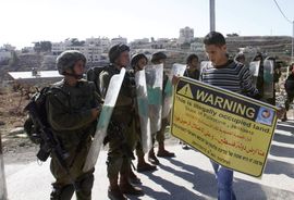 Palestinac napao sjekirom izraelske agente