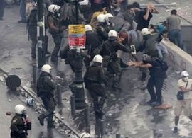 Sukobi policije i demonstranata u Atini i Solunu