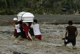 Filipinci sahranjuju više od 400 poginulih