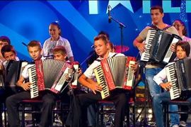 Školski orkestar iz Ugljevika zapalio i publiku i žiri u šouu Ja ...