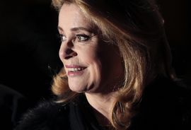 Katrin Denev brani Žerara Depardjea