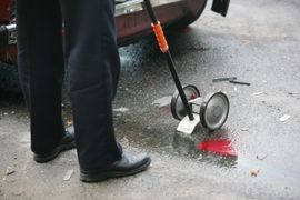 Vozač usmrtio dva pješaka pa pobjegao, troje povrijeđenih u autu