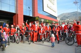 Vesela biciklijada Djeda Mrazova kroz Mostar