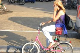 Zabrana mobilnih telefona i za bicikliste