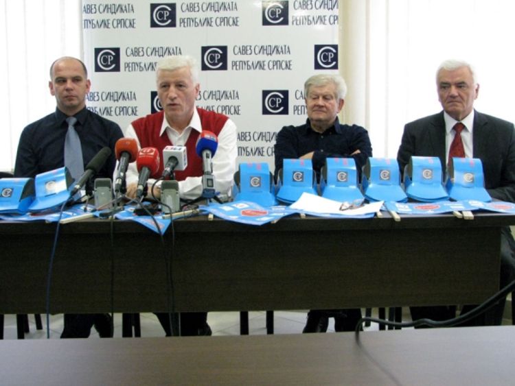 Poziv poslanicima da ne podrže smanjenje plata