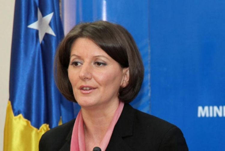 Jahjaga upozorila Srbe da se ponašaju "prihvatljivo"