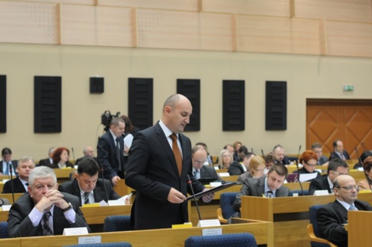 Usvojeni Budžet i Ekonomska politika RS za 2013.