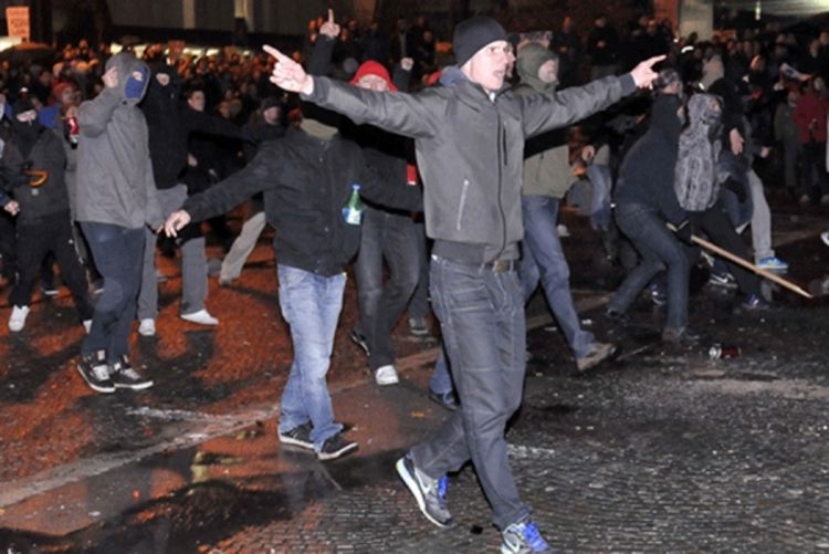 Slovenci ne odustaju od protesta