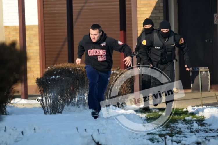Oružane snage BiH i specijalne jedinice MUP RS u krugu banjalučkog zatvora