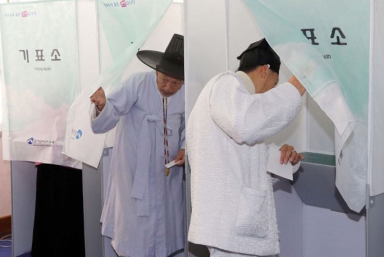 Otvorena birališta u Južnoj Koreji
