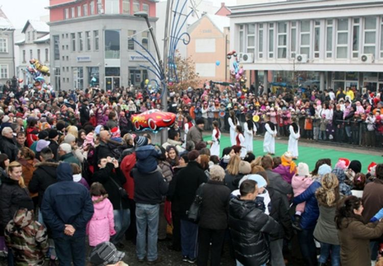 Prijedor: Doček na otvorenom u ponoć i u podne