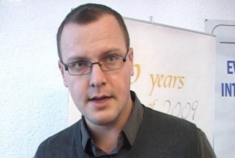 Savjetnik u Vladi Crne Gore vrijeđao Srbe: Zviždite, stoko